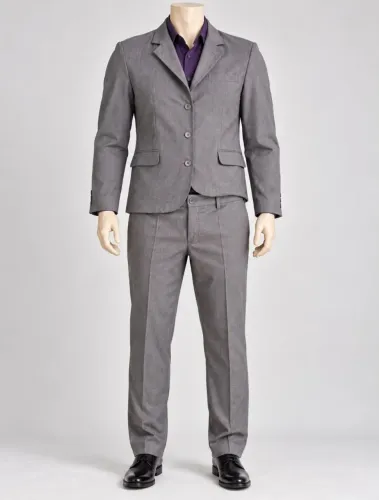 Conjunto de terno cinza semi novo TAM 54.não faço entrega