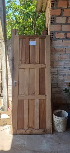 Porta com fechadura e Cartilho