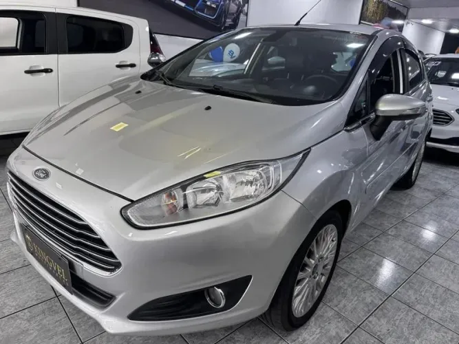 Ford Fiesta 1.6 SE Hatch 16V Flex 4P Powershift 2015