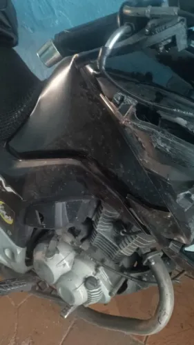 Vem na fan 160 está batida sofri um acidente mais motor está funcionando normal 