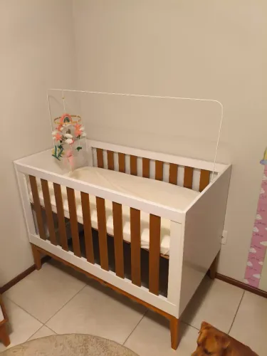 Berço que vira cama 