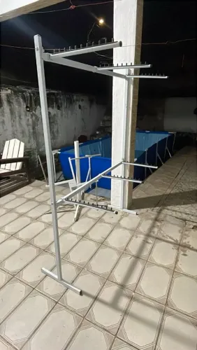 Expositor de meio de loja de roupa