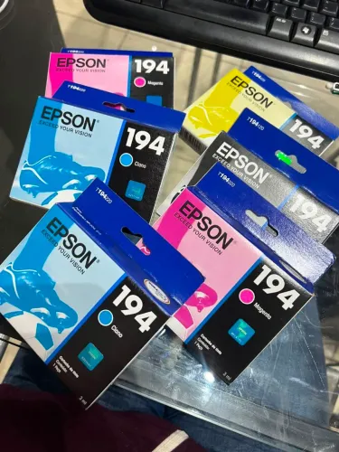 Cartucho de tinta Epson- Amarelo, azul, rosa, preto 