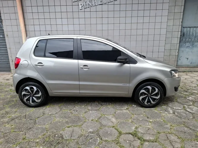 Volkswagen Fox 1.0 MI Total Flex 8V 5P 2013