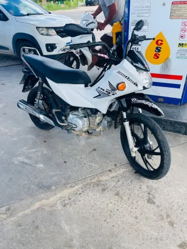 Moto muito nova só pegar ir andar 