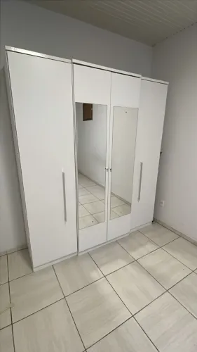 Guarda Roupas Branco