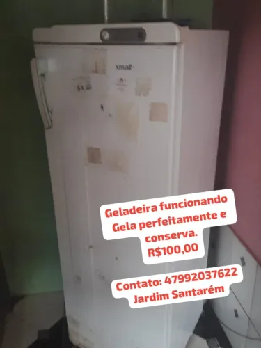 Geladeria usada funcionando R$100,00 