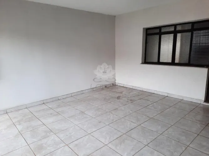 Casa no Centro de Atibaia para Locação Comercial e Venda.