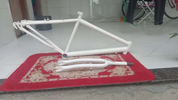 KIT QUADRO + GARFO RÍGIDO ARO 26 (SEMINOVOS)