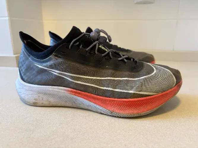 Tênis Nike Running Zoom Fly 3 - Tam. 43 (11 Us)