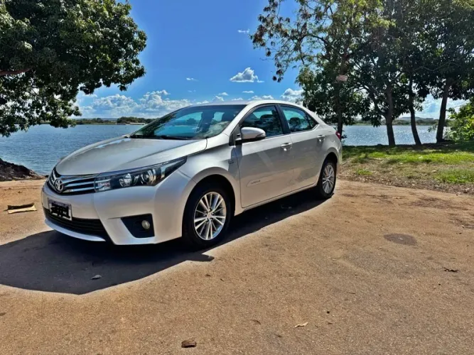 Toyota Corolla Altis 2.0 Flex 16V Aut. 2016