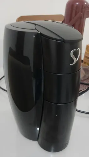 Vendo cafeteira expresso 3 corações. Só usada 3 vezes
