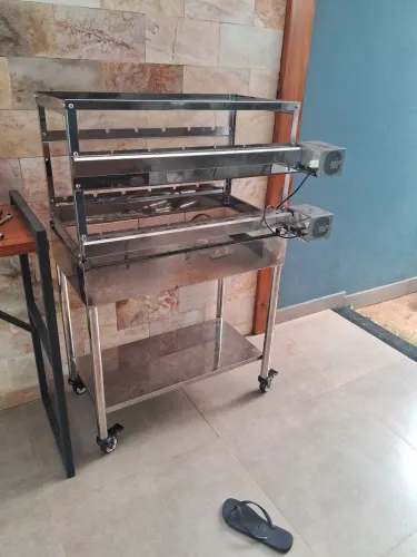 Churrasqueira profissional espetos giratórios 