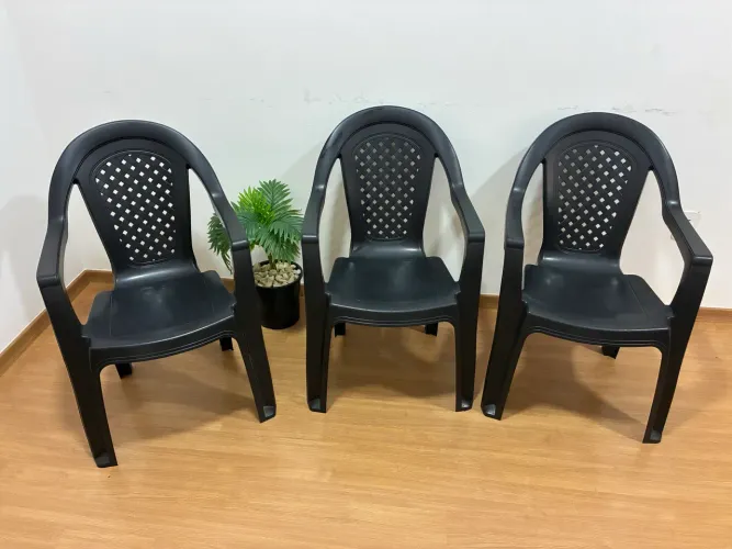 Cadeiras de plástico resistentes 
