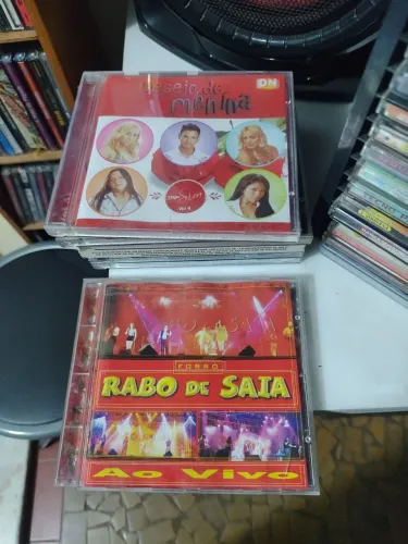 CDs de Forro, Desejo de Menina e Rabo de Saia, originais.