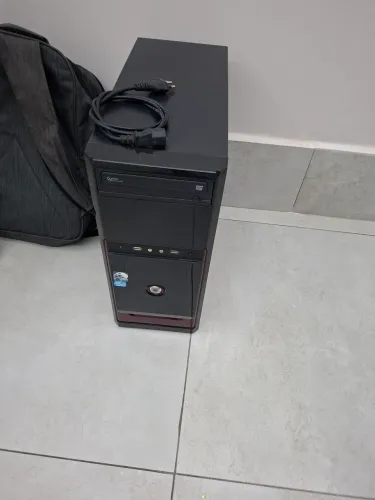 Computador (apenas gabinete) Usado