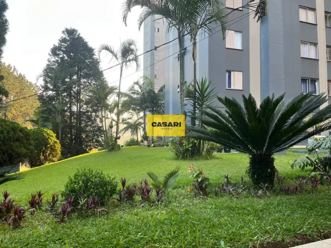 Apartamento vago, 2 quartos, sala, cozinha, area de serviço, 62m2, Irajá- Sbc, andar terre