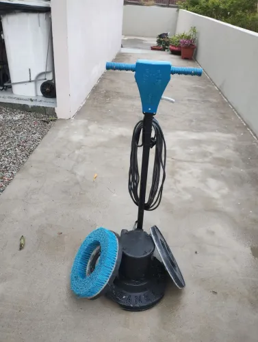 Vendo Enceradeira Industrial