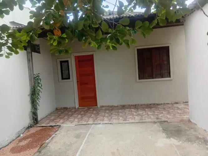 Casa sozinha no pátio bairro central park