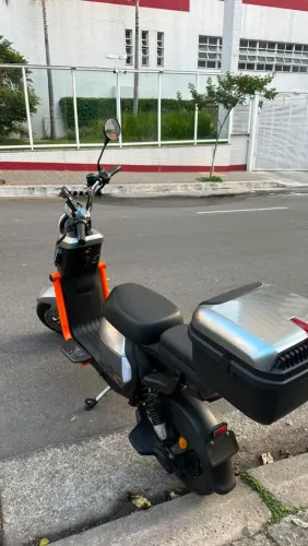 Scooter motochefe modelo soma bem novinha, pouco uso apenas 1300 km