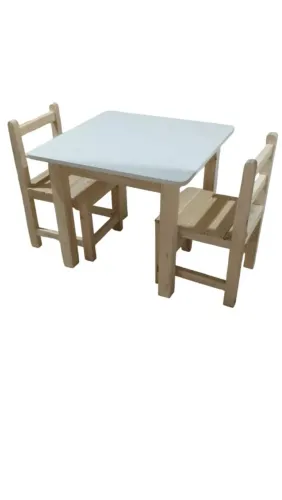 Mesinha infantil de madeira