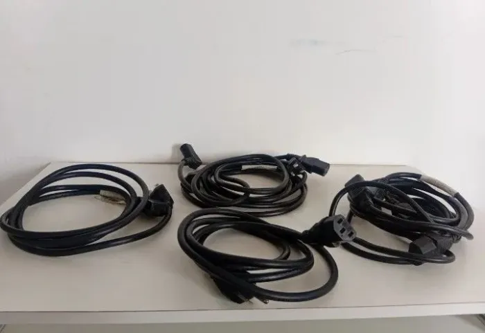 Kit 4 Cabos De Força Energia Tripolar Iec C13 Usado