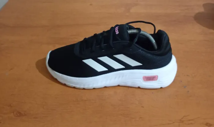 Tênis Adidas Cloudfoam Comfy  - Preto+Branco tamanho 40