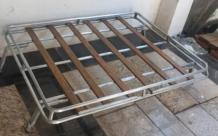 Bagageiro californiano com ripas de madeira antigo para corcel Belina Brasília
