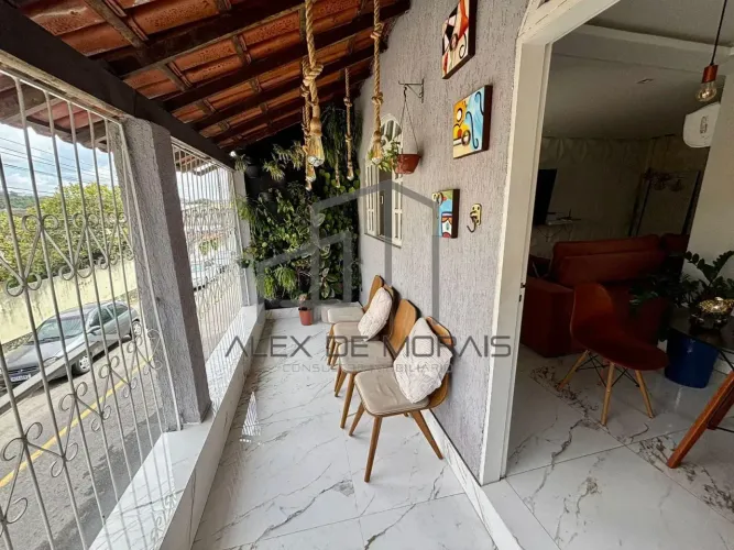 Grande Oportunidade! Casa de 2 Pavimentos com 4 Quartos e 2 Vagas, Santo Antônio, Vitória,