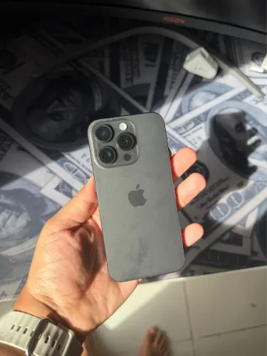 IPHONE 15 pro 