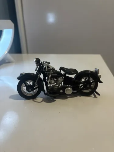 Harley-Davidson 1948 PANHEAD Preta - Maisto - 1/18