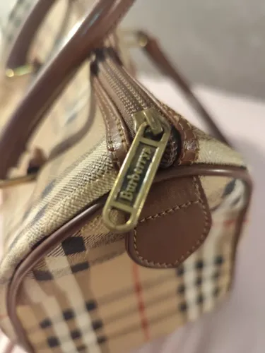 Bolsa Burberry original pouco uso sem defeitos!