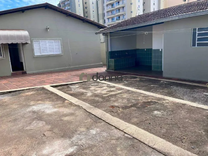 Casa para Aluguel com 3 Quartos | 3 Vagas | Bairro Mercês, Centro - Uberaba/MG