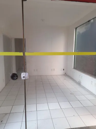 Loja comercial em frente à praia
