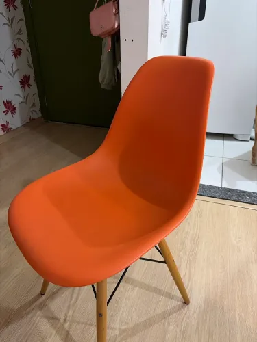Jogo 4 Cadeiras Eames Laranja Pé Palito - Sala de Jantar