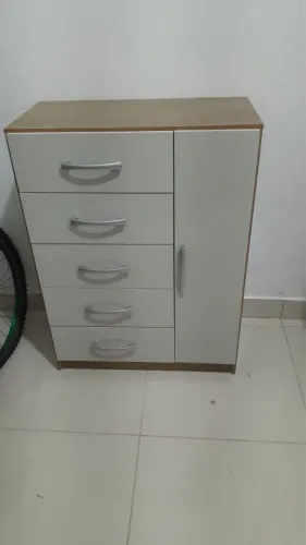 Cômoda corais