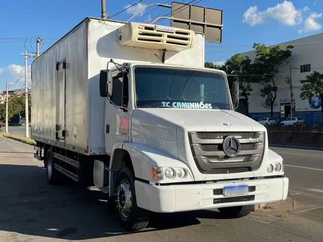 M. BENZ 1319 BAÚ REFRIGERADO | 2015/2015