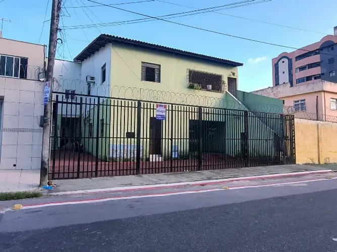 Apartamento 1 quarto, suíte, sala com cozinha americana, vaga para moto, R$800,00