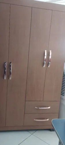 Guarda roupa 4 portas 