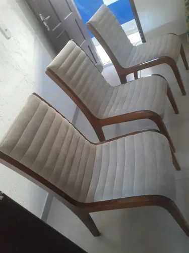 VENDO TRÊS LINDAS POLTRONAS.