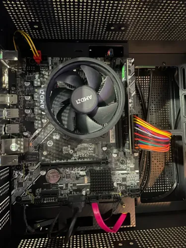 PC GAMER - Ryzen 5 5600 GT