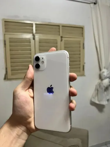 iPhone 11 impecável