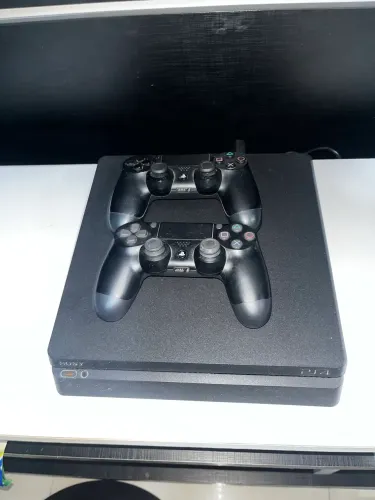PlayStation 4 Slim - 500 GB