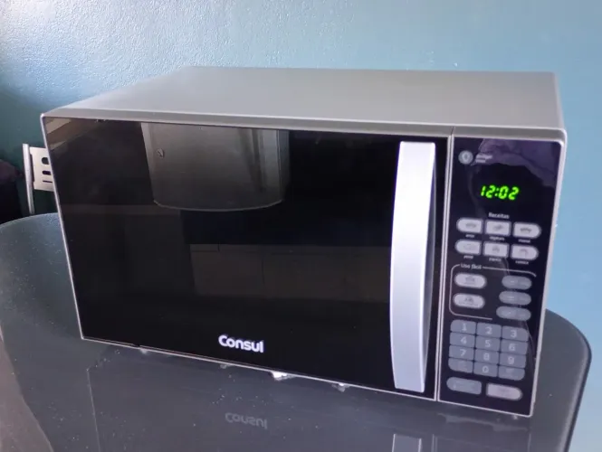 Microondas cônsul 20 litros semi novo