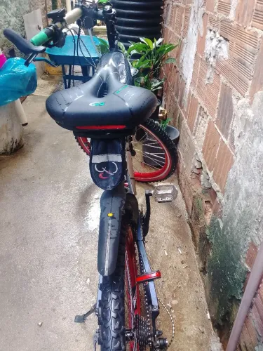 Estou vendendo essa bicicleta motivo da venda porque eu estou precisando de dinheiro