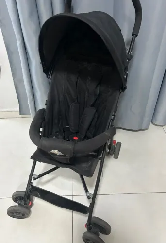Vendo carrinho de passeio tipo guarda chuva<br>100$<br>Retirada Oswaldo Cruz ou Madureira