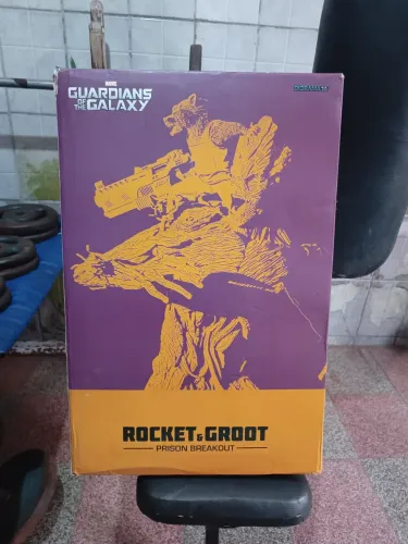 Caixa com isopor Groot 1/6, Iron Studios!