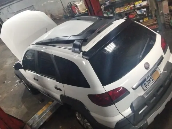 Fiat Palio Weekend Adventure Locker 1.8 Flex 2013
