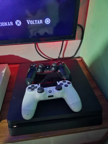 VENDO PS4 E XBOX ONE S
