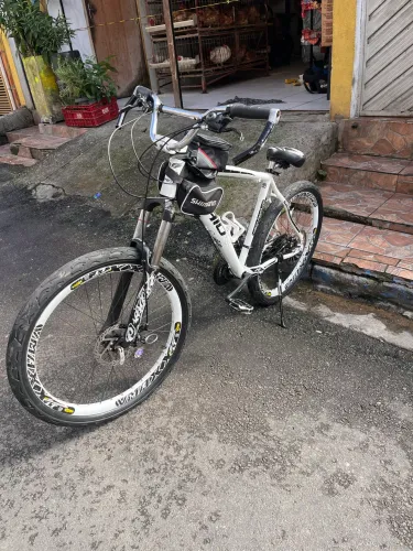 Vende-se bicicleta aro 26 tmb troco em pc ou videogame